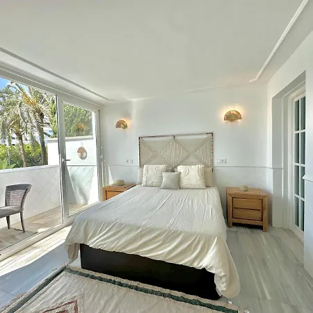 - New Modern Flat Nueva Andalucia In Puerto Banus - Exceptionnel Location * Marbella